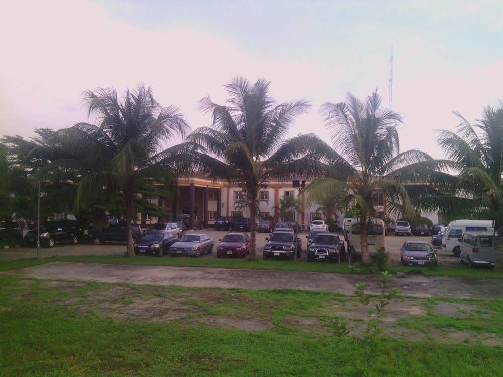 Tiffany Hotel And Towers Imogwu-Agwa 外观 照片