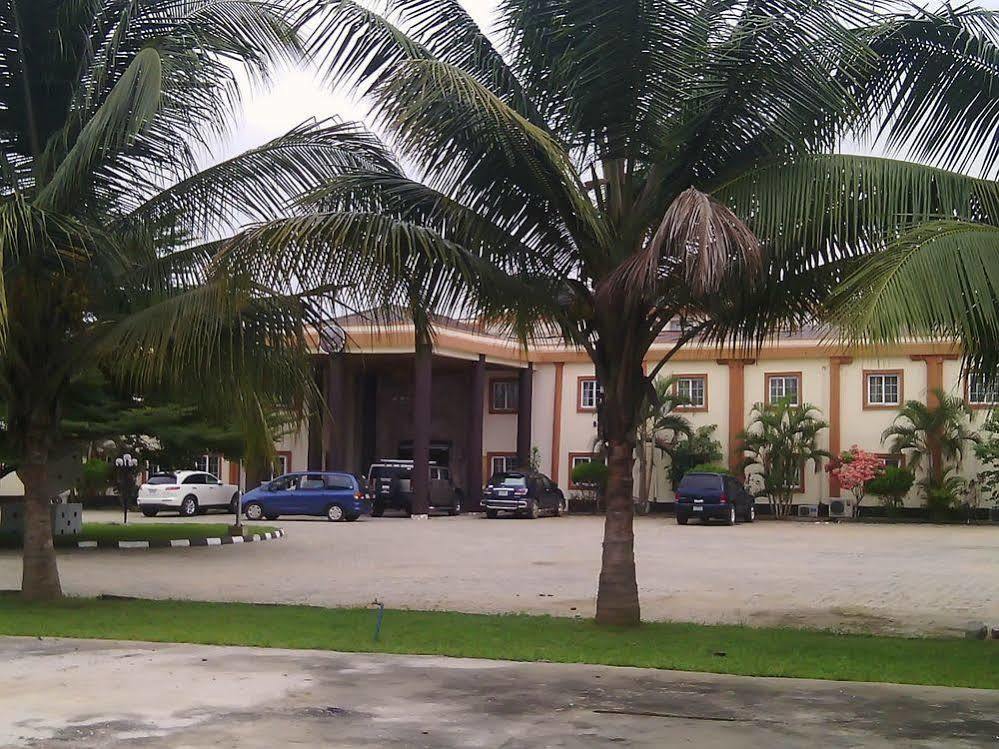 Tiffany Hotel And Towers Imogwu-Agwa 外观 照片