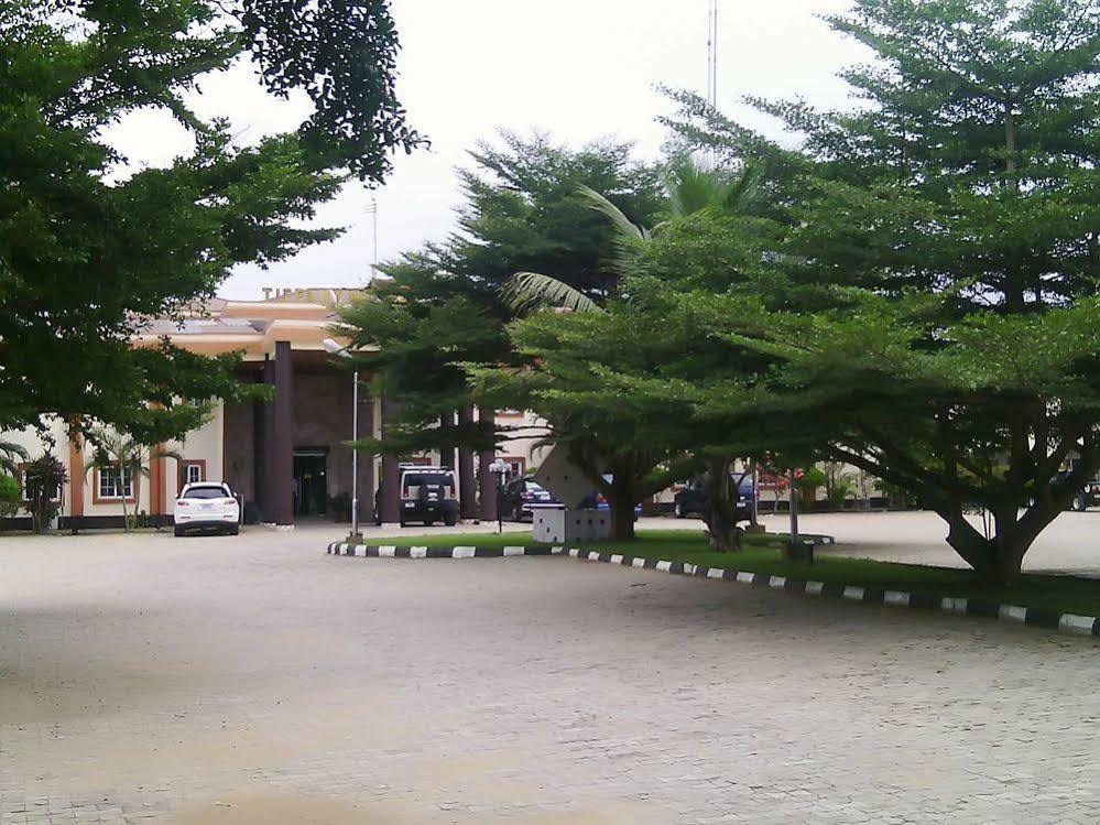 Tiffany Hotel And Towers Imogwu-Agwa 外观 照片
